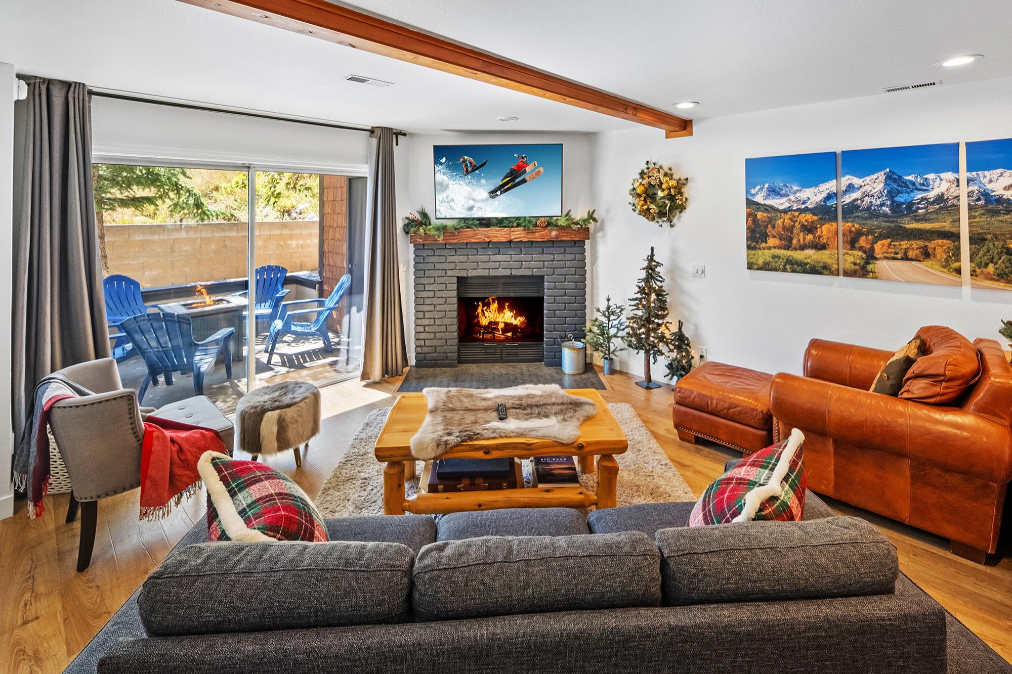 Comstock Unit #14​ Living room with Fireplace Big Bear California