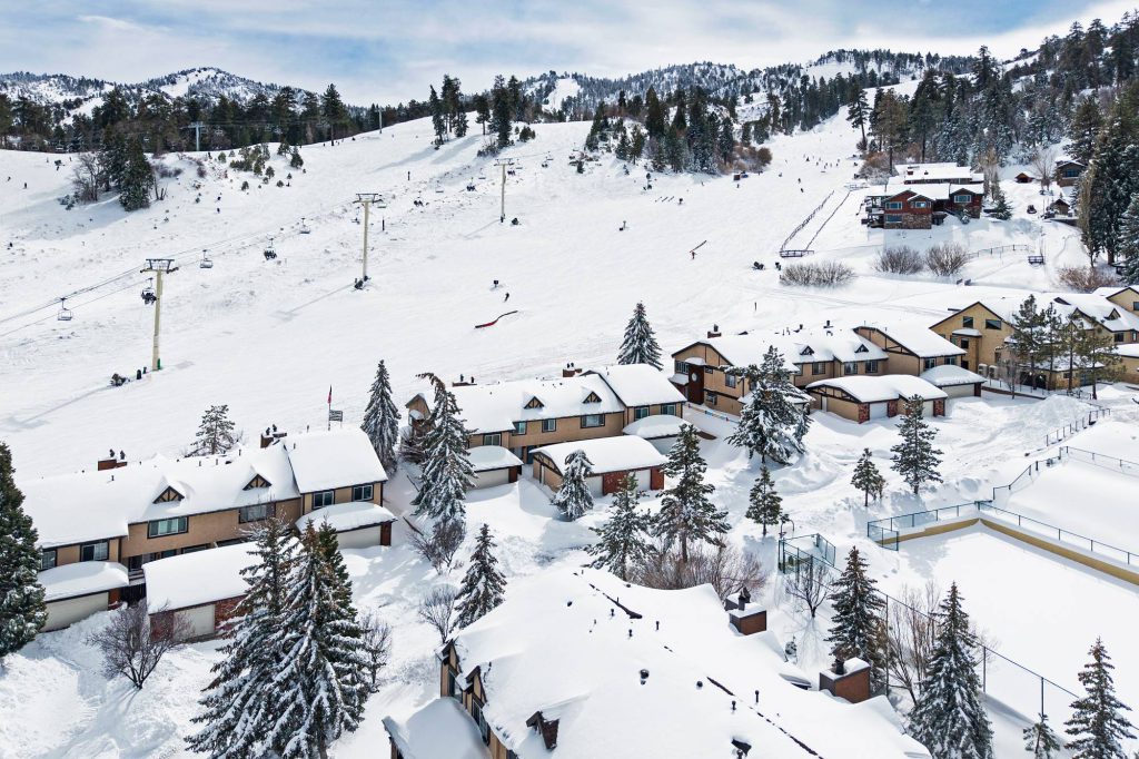 Ski run access directly behind Comstock Highlands condos in Big Bear Lake